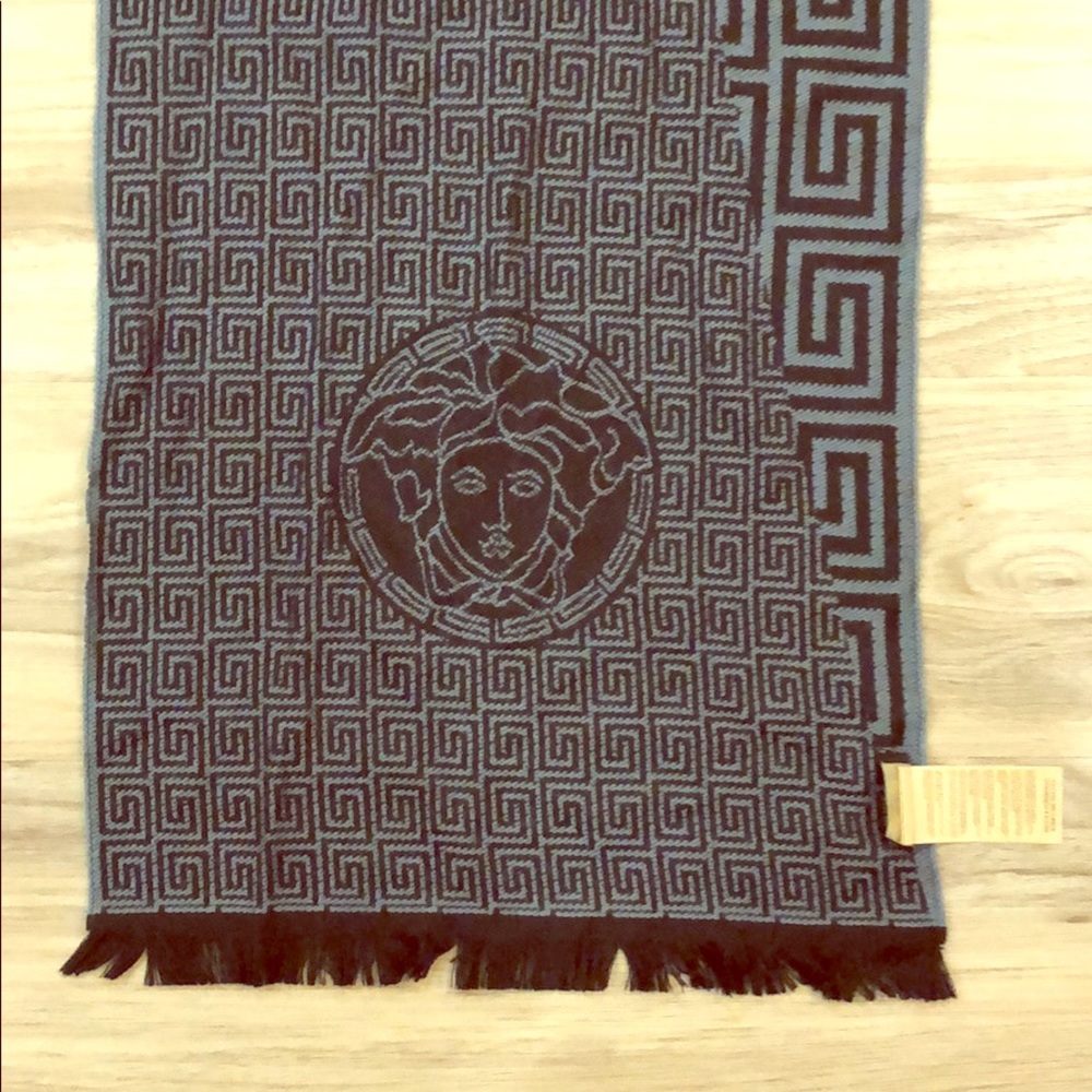 Authentic Versace sciarpa black/blue wool scarf